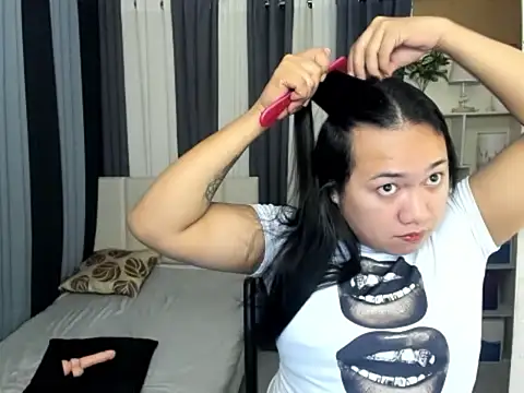 TsUncutKaren online show from February 2026 05:45:02 PM