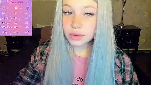 Snapshot of Diana_Dream chatting on October 2025 08:19:02 PM Diana Dream online show from October 2025 08:19:02 PM