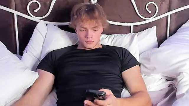 ChaseMuscular online show from October 2025 10:32:02 AM