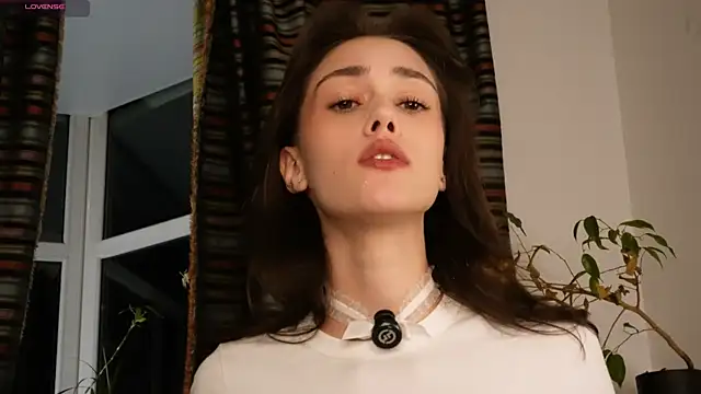 ttragedienne online show from October 2025 01:37:01 PM