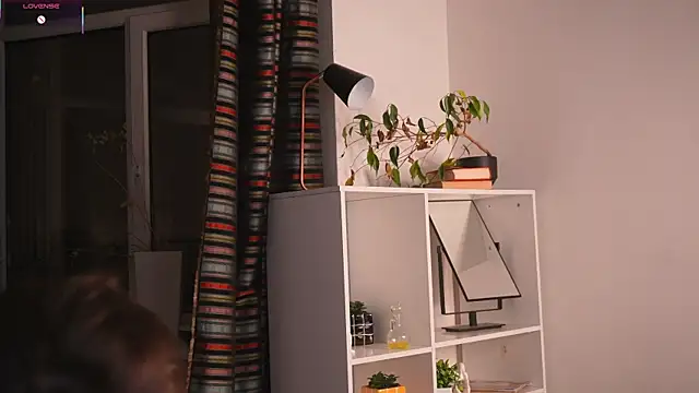 ttragedienne online show from December 2025 02:29:01 AM