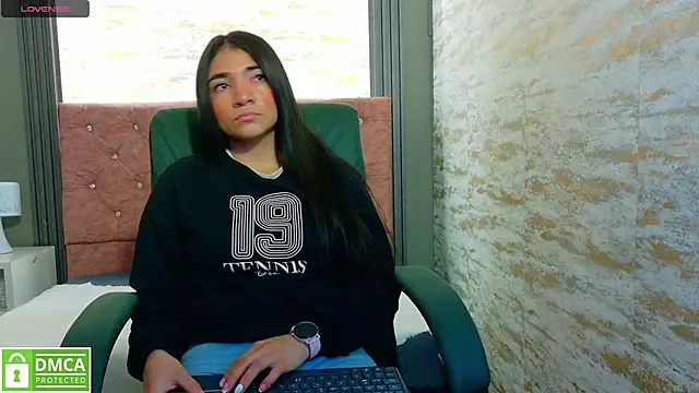 Snapshot of Aurora_jones11 chatting on September 2025 03:17:01 AM Aurora jones11 online show from September 2025 03:17:01 AM