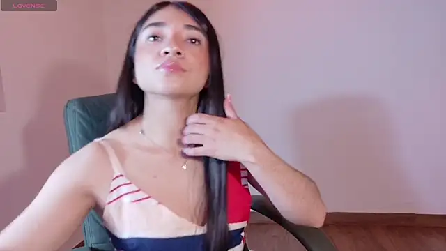 Snapshot of Aurora_jones11 chatting on October 2025 04:04:02 AM Aurora jones11 online show from October 2025 04:04:02 AM