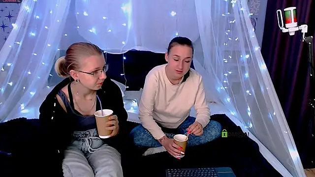 Snapshot of gloria_bubble chatting on September 2025 05:33:02 AM gloria bubble online show from September 2025 05:33:02 AM