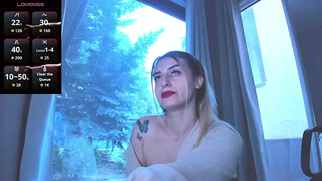 Snapshot of Ella_Vee chatting on September 2025 04:56:01 AM Ella Vee online show from September 2025 04:56:01 AM