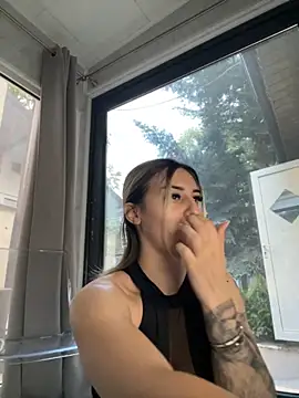 Snapshot of Ella_Vee chatting on September 2025 04:35:01 AM Ella Vee online show from September 2025 04:35:01 AM