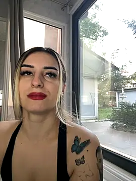 Snapshot of Ella_Vee chatting on September 2025 05:11:02 AM Ella Vee online show from September 2025 05:11:02 AM