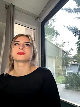 Snapshot of Ella_Vee chatting on September 2025 04:50:02 AM Ella Vee online show from September 2025 04:50:02 AM