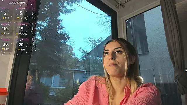 Snapshot of Ella_Vee chatting on November 2025 06:02:02 AM Ella Vee online show from November 2025 06:02:02 AM