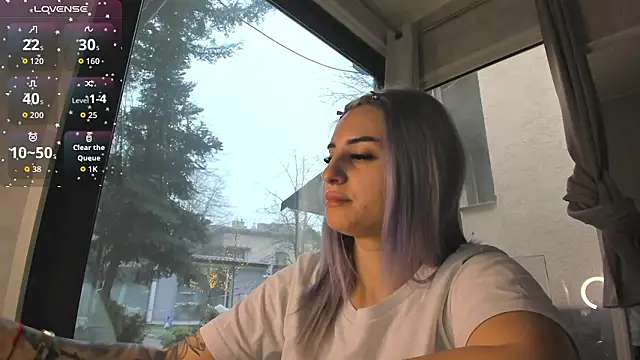 Snapshot of Ella_Vee chatting on February 2026 06:43:02 AM Ella Vee online show from February 2026 06:43:02 AM