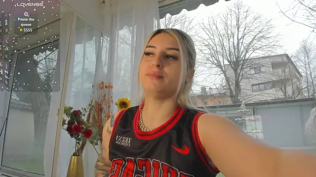 Snapshot of Ella_Vee chatting on March 2026 05:33:02 AM Ella Vee online show from March 2026 05:33:02 AM