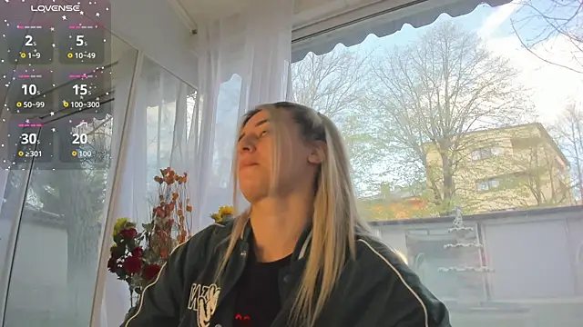 Snapshot of Ella_Vee chatting on April 2026 05:29:02 AM Ella Vee online show from April 2026 05:29:02 AM