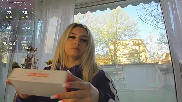 Snapshot of Ella_Vee chatting on April 2026 04:56:01 AM Ella Vee online show from April 2026 04:56:01 AM