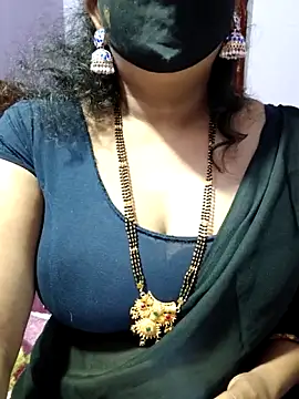 Snapshot of luci-queen chatting on October 2025 03:10:02 PM luci-queen online show from October 2025 03:10:02 PM