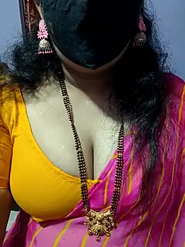 Snapshot of luci-queen chatting on October 2025 08:14:01 AM luci-queen online show from October 2025 08:14:01 AM