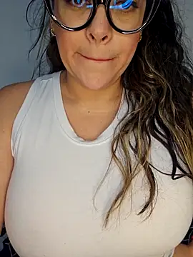 Snapshot of Nicoleefaith_ chatting on September 2025 05:27:02 PM Nicoleefaith online show from September 2025 05:27:02 PM