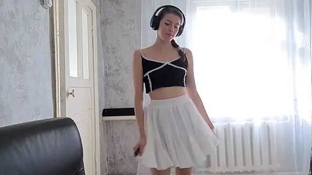 CutieAnny online show from October 2025 05:58:02 AM