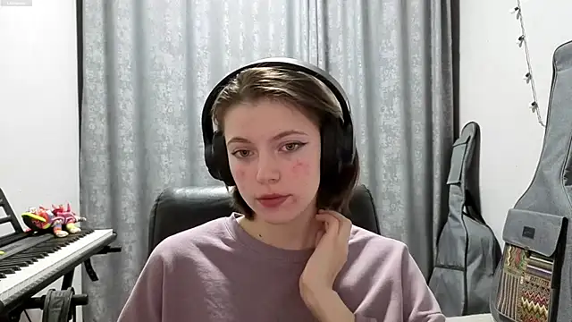 CutieAnny online show from May 2026 08:17:01 PM