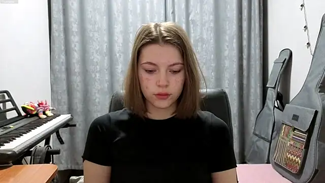 CutieAnny online show from May 2026 08:16:02 PM