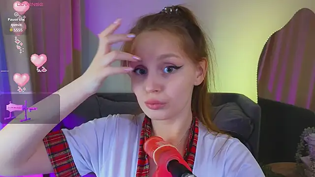 Snapshot of HoneyLace_ chatting on April 2026 03:38:02 PM HoneyLace online show from April 2026 03:38:02 PM