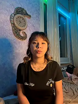 YumiLux online show from October 2025 04:32:01 AM