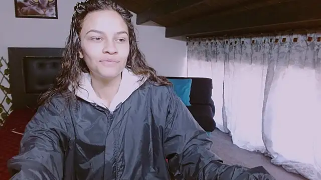 Skylovershot online show from November 2025 01:11:01 PM