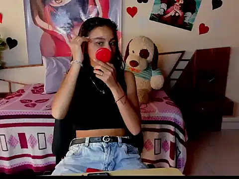 Skylovershot online show from March 2026 05:42:02 PM