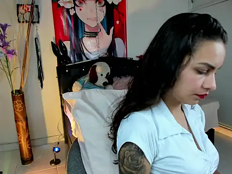 Skylovershot online show from April 2026 07:47:02 PM