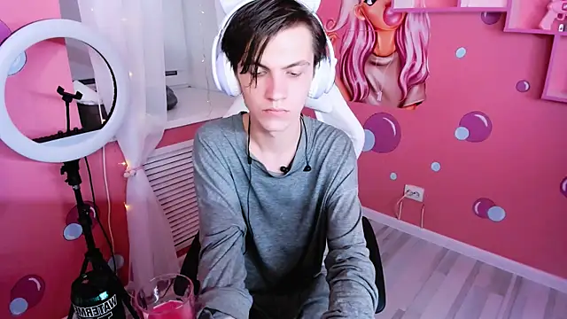 OttoWilliams online show from October 2025 08:24:02 PM