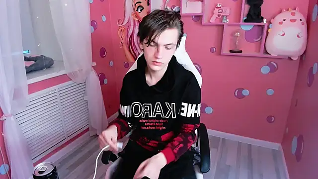 OttoWilliams online show from November 2025 06:57:02 AM