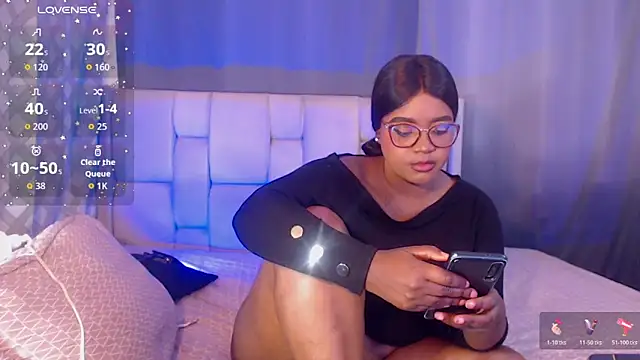 Mimi Gil online show from March 2026 11:43:01 PM