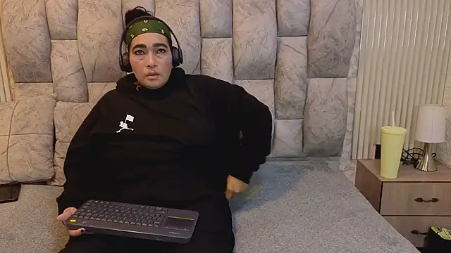 yunkeyc online show from April 2026 09:45:01 PM