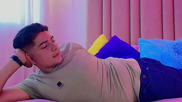 Snapshot of lilith_and_draven_nom chatting on October 2025 09:11:01 PM lilith and draven nom online show from October 2025 09:11:01 PM