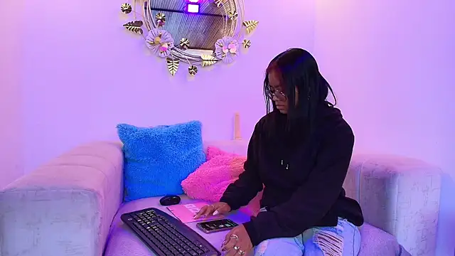 Snapshot of lilith_and_draven_nom chatting on November 2025 08:31:01 PM lilith and draven nom online show from November 2025 08:31:01 PM