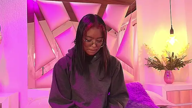 Snapshot of lilith_and_draven_nom chatting on November 2025 09:46:02 PM lilith and draven nom online show from November 2025 09:46:02 PM