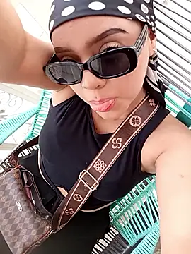 Snapshot of tony_and_katy chatting on January 2026 05:59:01 PM tony and katy online show from January 2026 05:59:01 PM