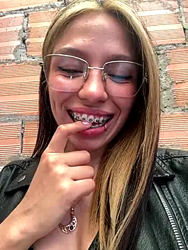 Snapshot of yourrmuse chatting on September 2025 09:05:02 PM yourrmuse online show from September 2025 09:05:02 PM