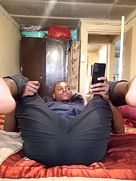 Snapshot of Hluga_25 chatting on December 2025 04:02:01 PM Hluga 25 online show from December 2025 04:02:01 PM