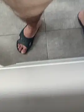 Yazaza1999 online show from October 2025 12:15:02 PM