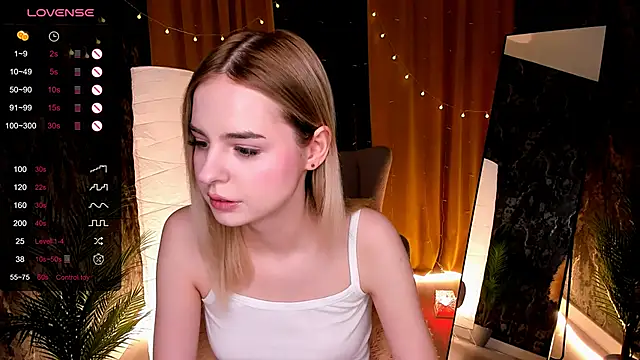 LillianShine online show from February 2026 08:43:01 AM