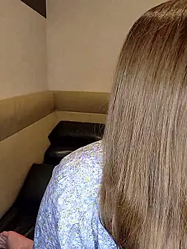 Snapshot of --MIYUKI chatting on September 2025 09:46:02 AM --MIYUKI online show from September 2025 09:46:02 AM