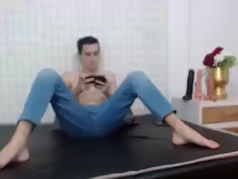 LuigiMarchetti online show from September 2025 08:54:01 PM