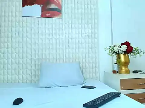 LuigiMarchetti online show from October 2025 07:45:02 PM