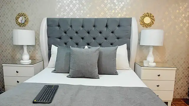 ZoeWilliis online show from October 2025 12:35:01 PM