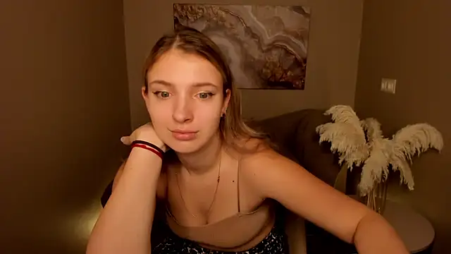 Snapshot of MilinaMorris chatting on September 2025 01:20:02 AM MilinaMorris online show from September 2025 01:20:02 AM