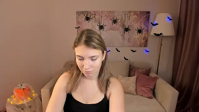 Snapshot of MilinaMorris chatting on October 2025 01:06:01 AM MilinaMorris online show from October 2025 01:06:01 AM