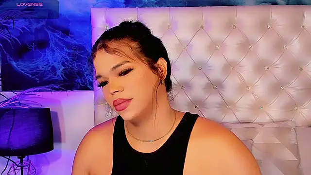 Valeria Swett  online show from July 2026 08:38:01 PM