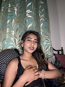 STRIP GLOW online show from March 2026 12:18:02 AM