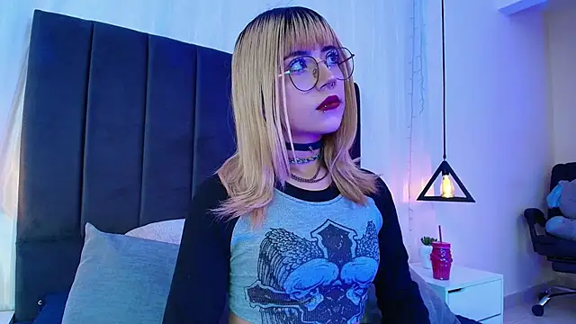 IvyBelle  online show from September 2025 11:43:01 AM