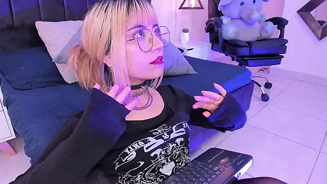 IvyBelle  online show from September 2025 12:07:02 PM